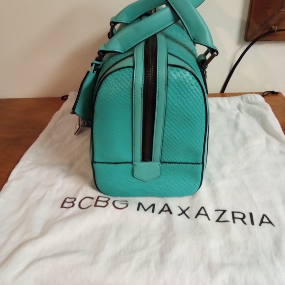 BCBGMaxAzria Bag NWT with Silver Structured Design and Silver Hardwar - Picture 5 of 16